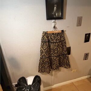 Elegant Black and Tan Patterned Skirt